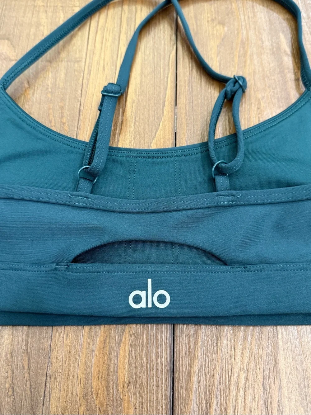 ALO YOGA AIRLIFT INTRIGUE BRA